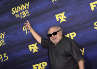 090418_danny_devito1115805-